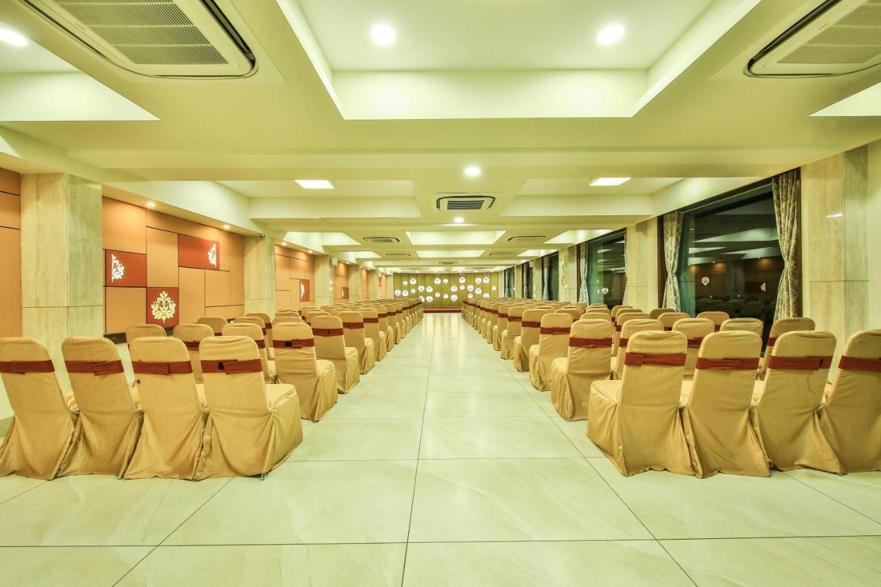 Fabhotel Flora Vastral Ahmedabad Exterior foto