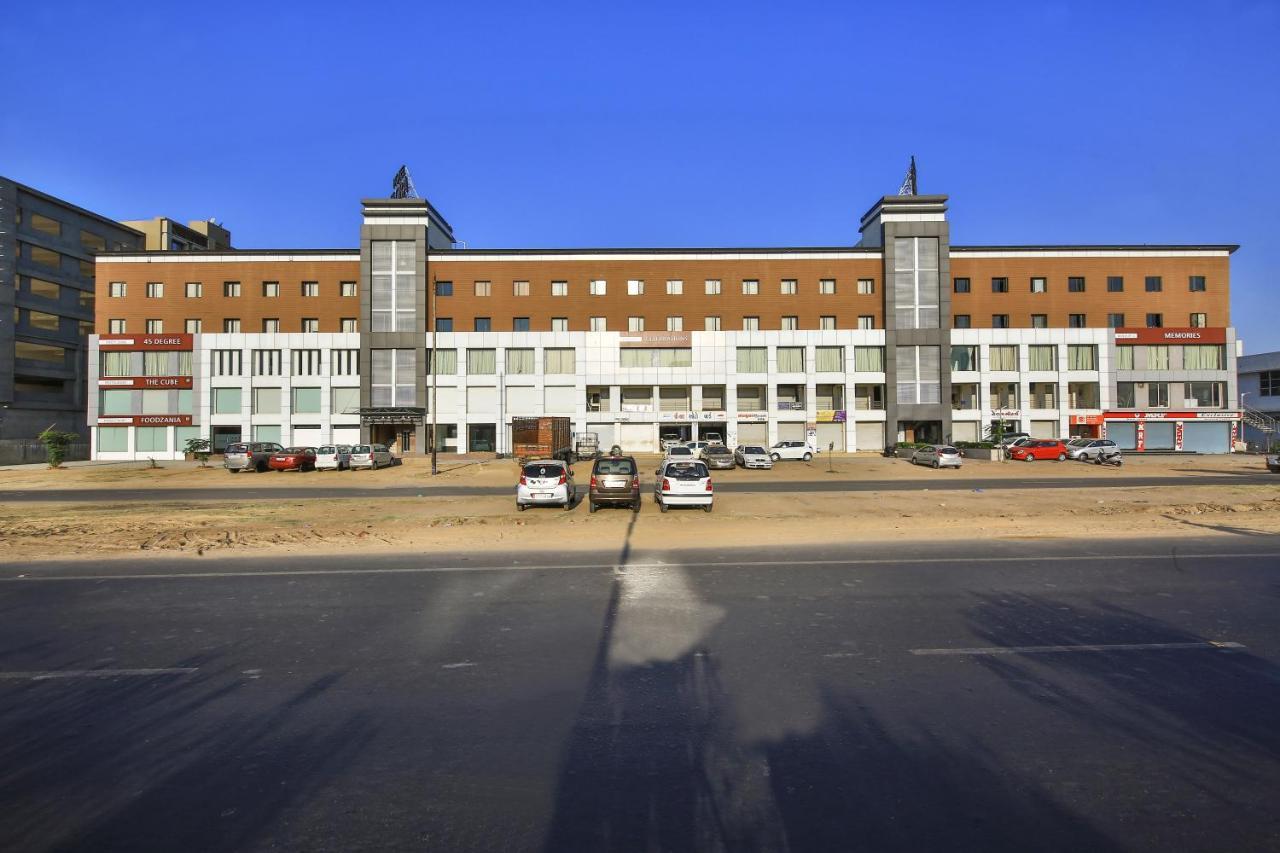 Fabhotel Flora Vastral Ahmedabad Exterior foto