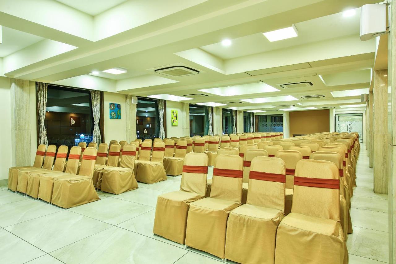 Fabhotel Flora Vastral Ahmedabad Exterior foto